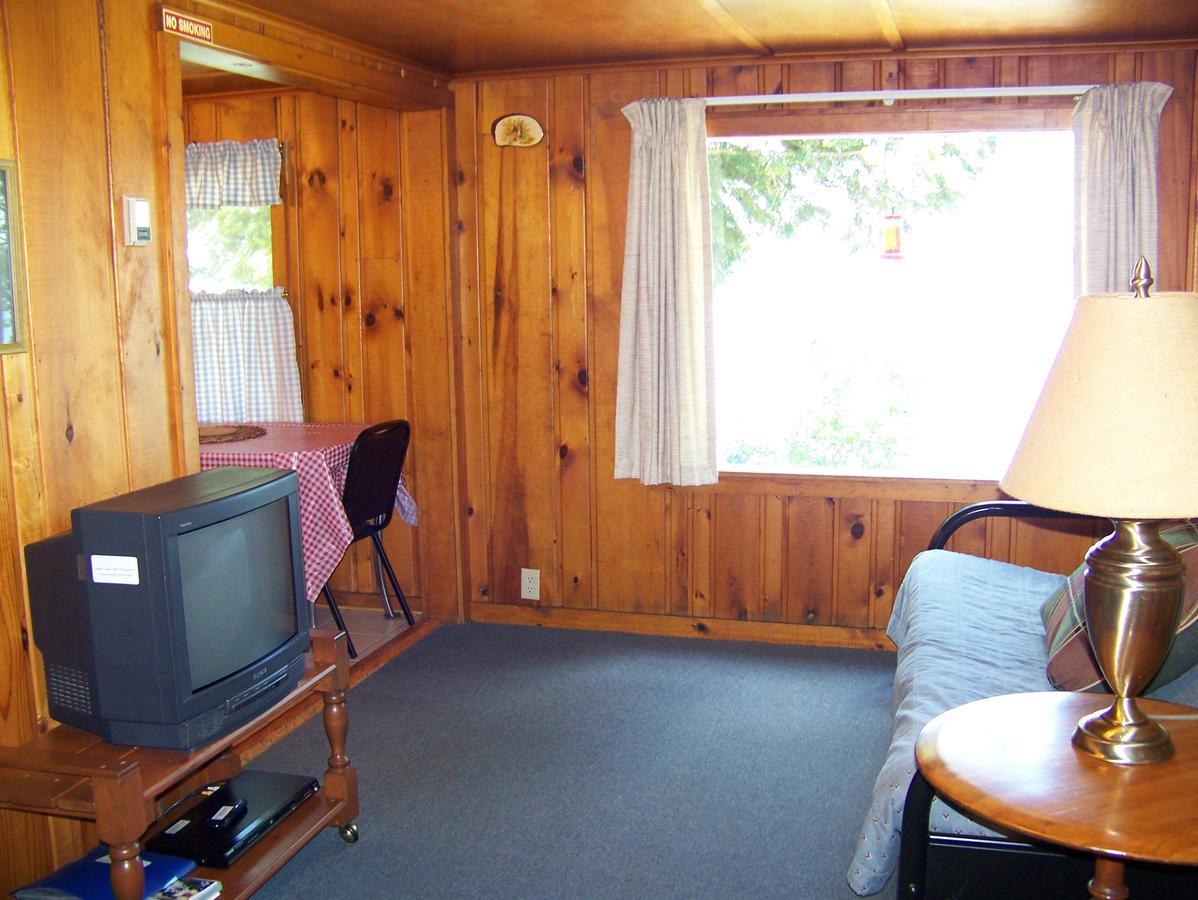 Oak Ridge Hotel Phelps Екстериор снимка