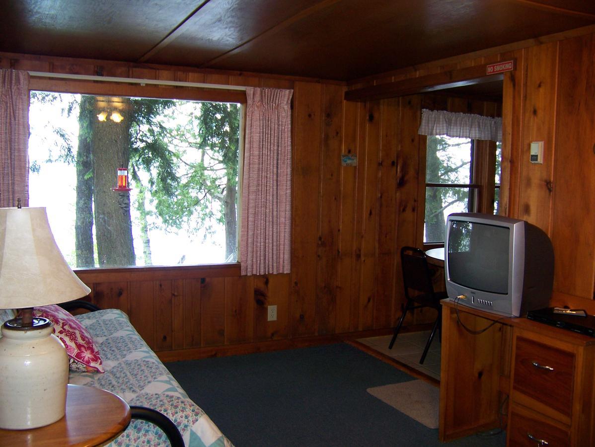 Oak Ridge Hotel Phelps Екстериор снимка